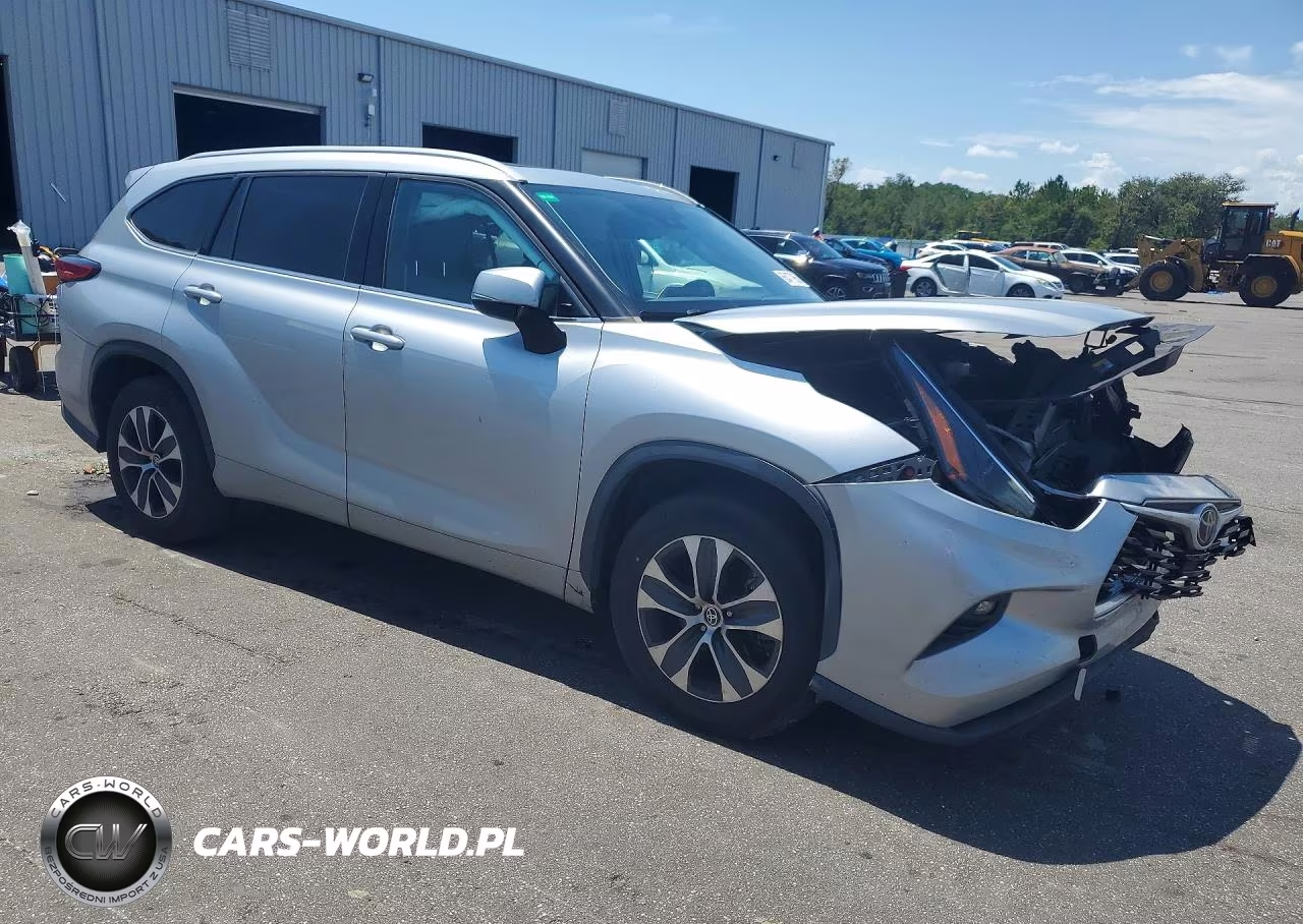 2022 Toyota Highlander Xle VIN:5TDGZRAH9NS549651 - 4