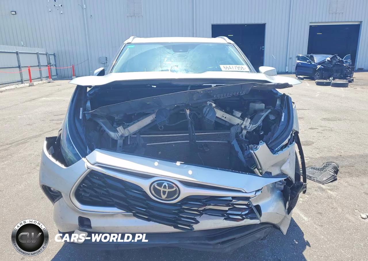 2022 Toyota Highlander Xle VIN:5TDGZRAH9NS549651 - 5