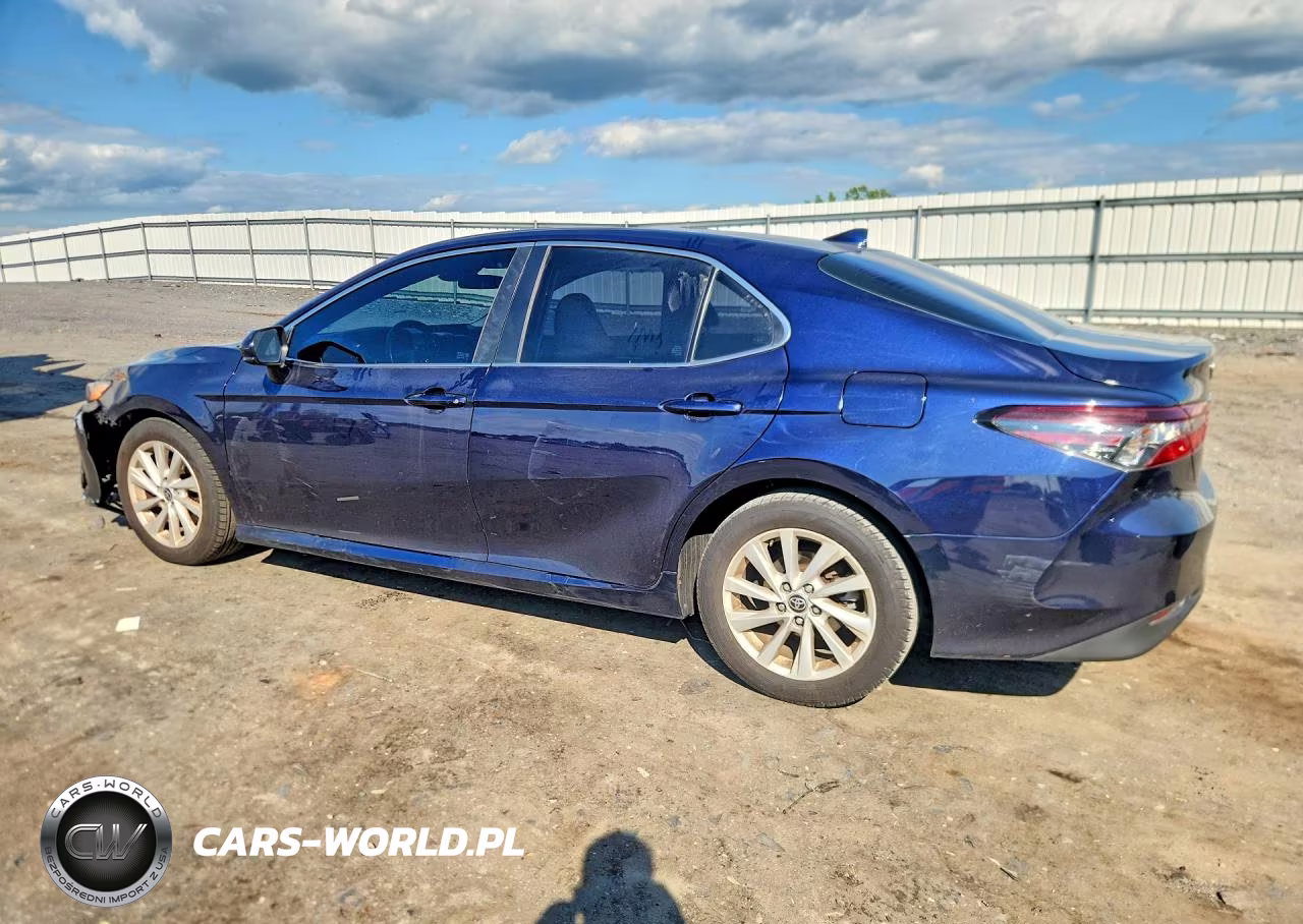 2022 Toyota Camry Le VIN:4T1C11AKXNU061030 - 2
