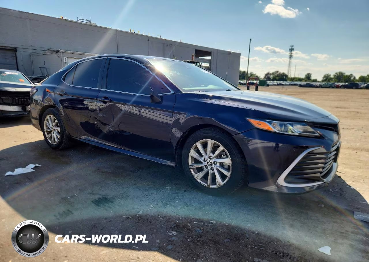 2022 Toyota Camry Le VIN:4T1C11AKXNU061030 - 4