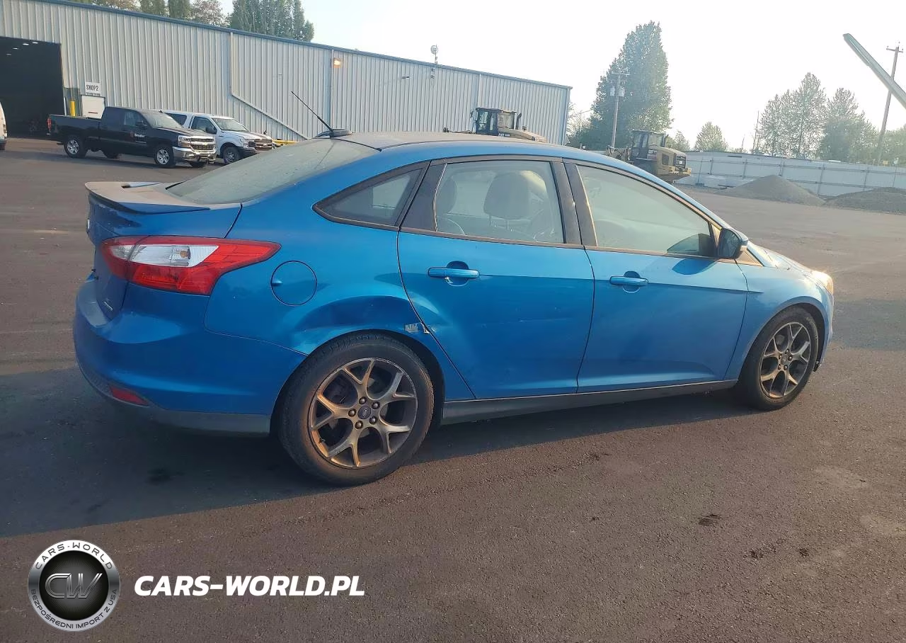 2014 Ford Focus Se VIN:1FADP3F2XEL143394 - 3