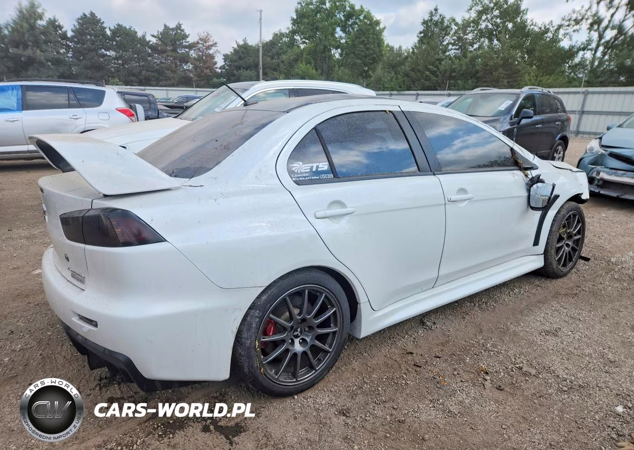 2015 Mitsubishi Lancer Evolution VIN:JA32W7FV6FU027710 - 3