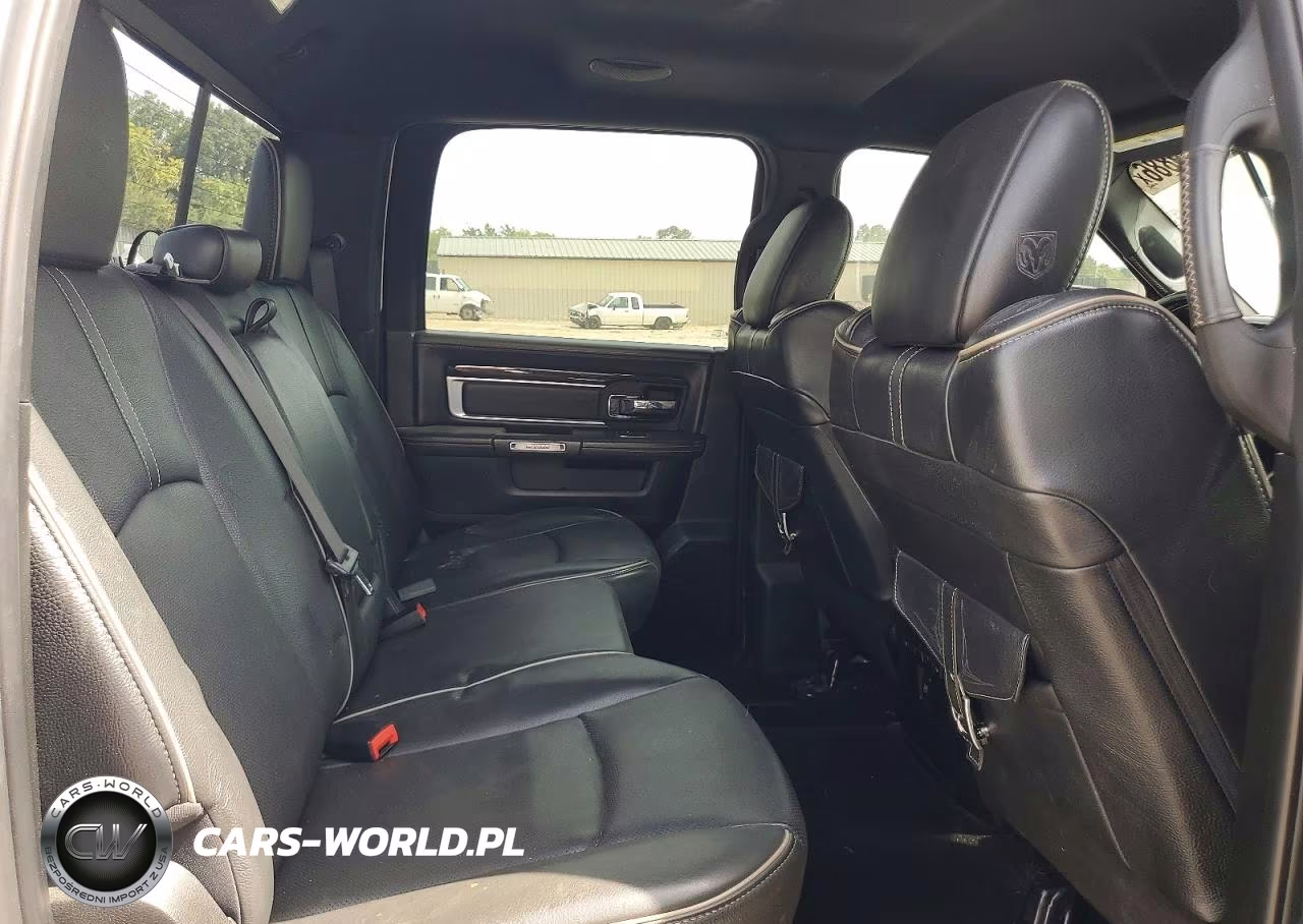 2018 Ram 3500 Longhorn VIN:3C63RRKL4JG394024 - 10