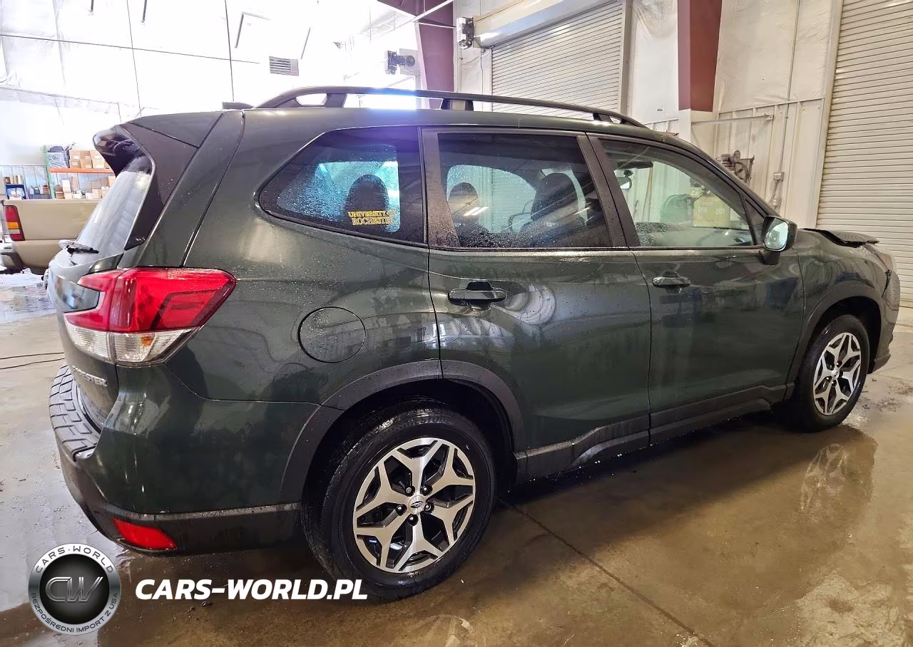2023 Subaru Forester Premium VIN:JF2SKAEC9PH451193 - 3
