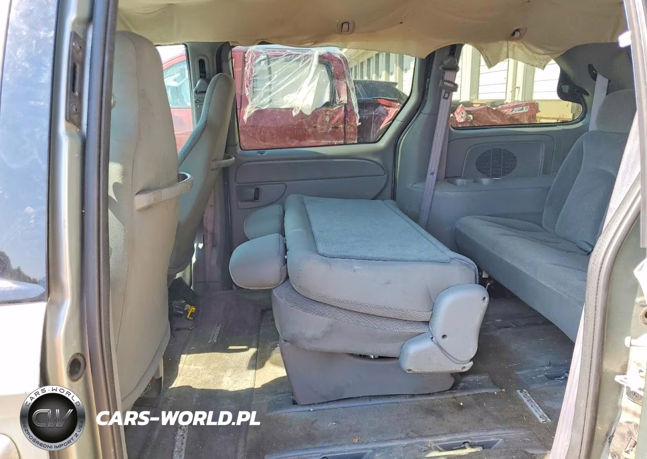 2004 Chrysler Town & Country VIN:1C4GP45R04B561608 - 11