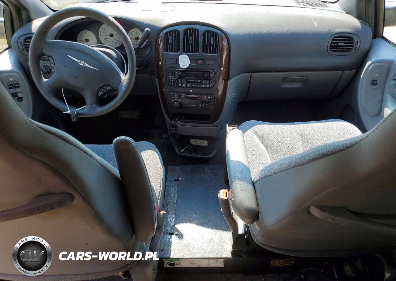 2004 Chrysler Town & Country VIN:1C4GP45R04B561608 - 8