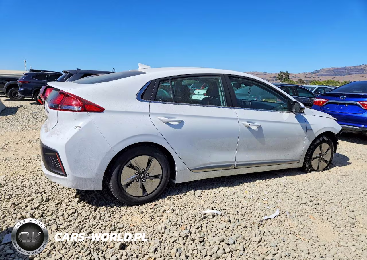 2020 Hyundai Ioniq Se VIN:KMHC75LC8LU240255 - 3