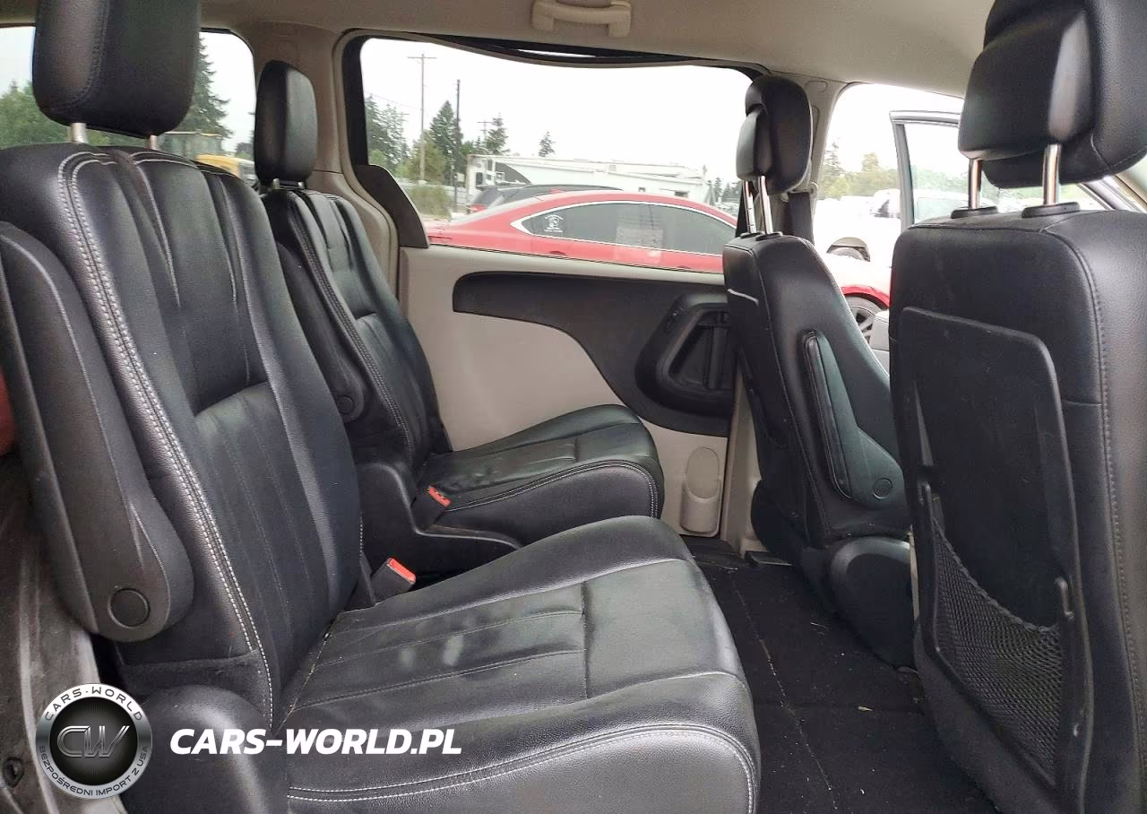 2015 Chrysler Town & Country Touring VIN:2C4RC1BGXFR662018 - 11