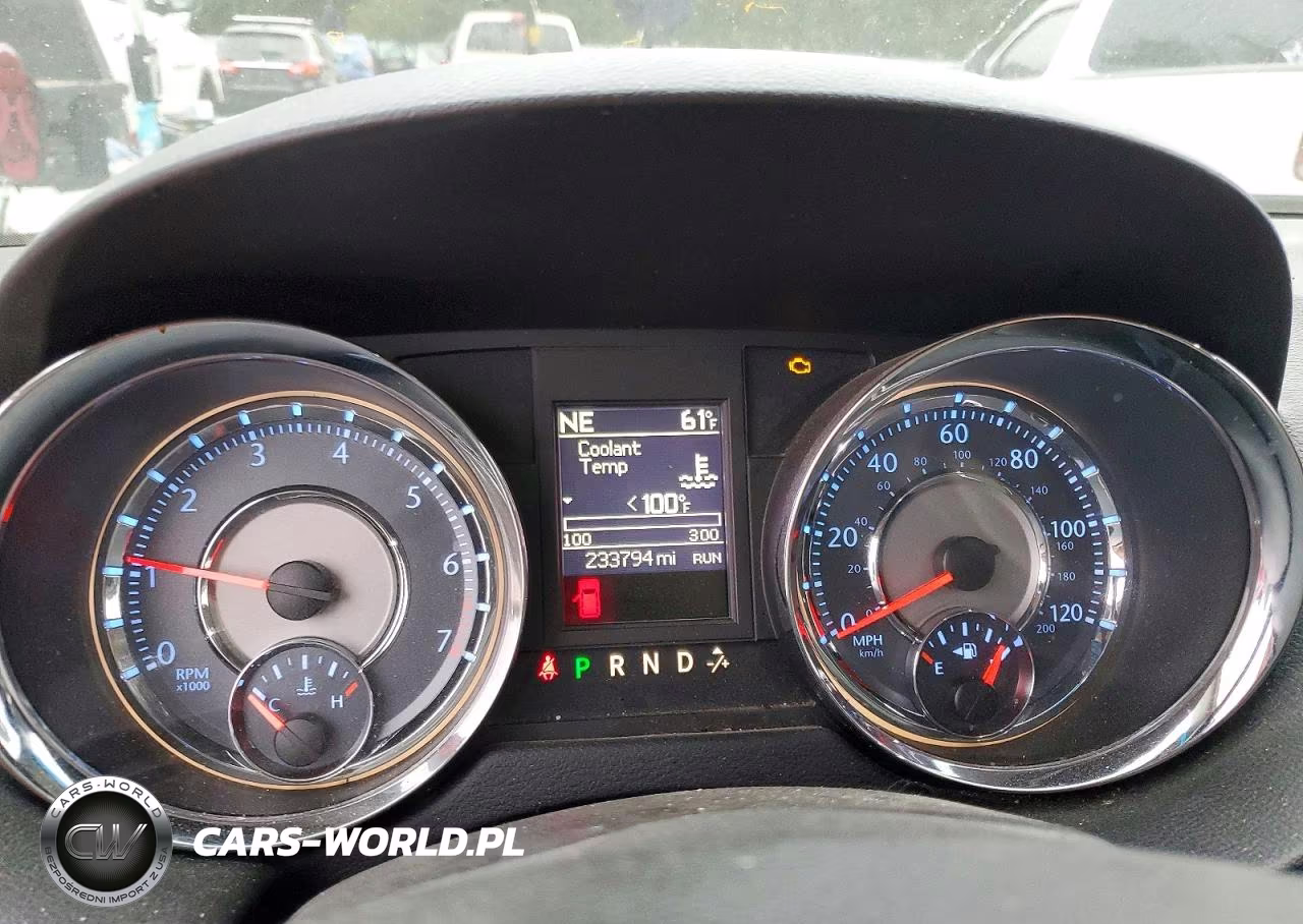 2015 Chrysler Town & Country Touring VIN:2C4RC1BGXFR662018 - 9
