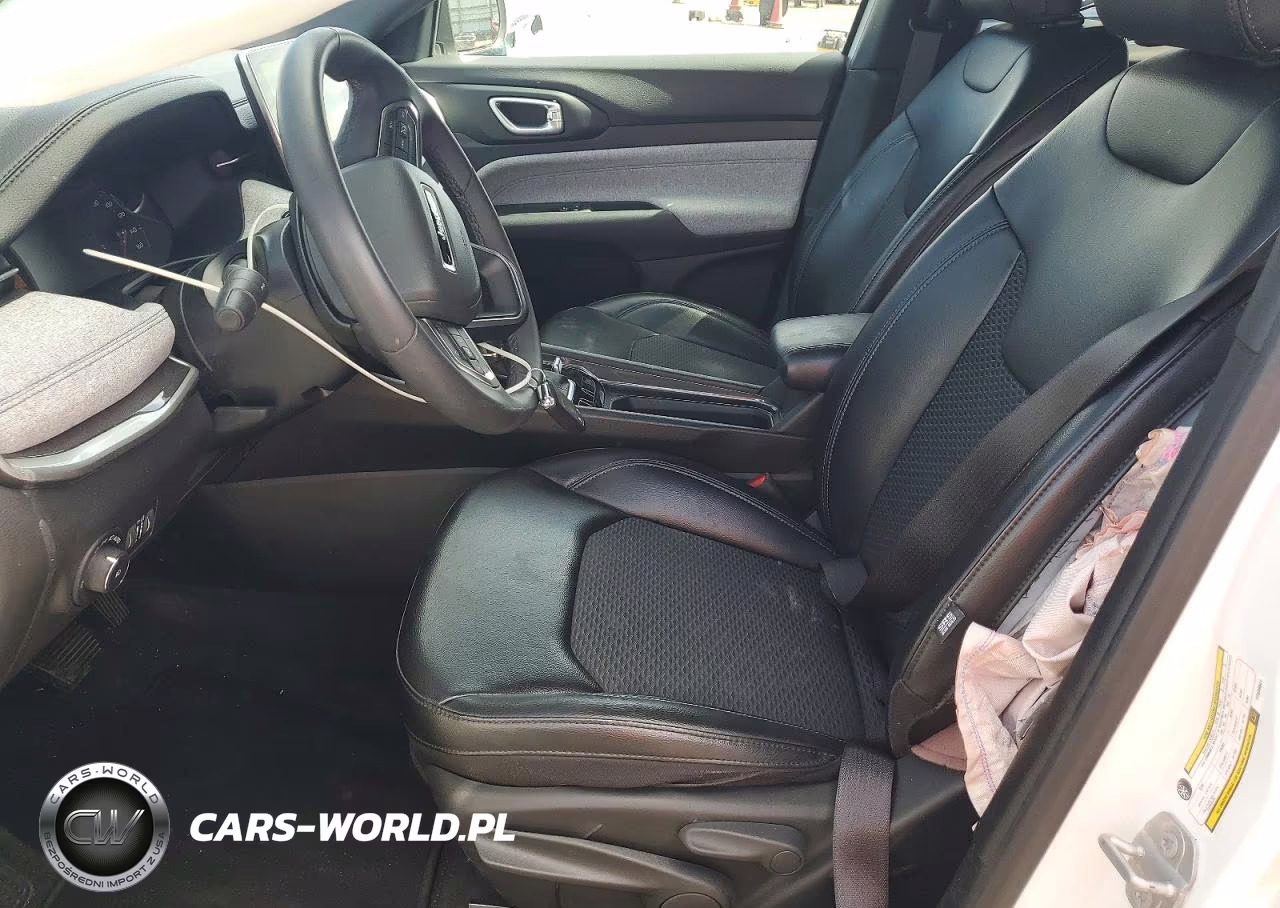 2023 Jeep Compass Latitude VIN:3C4NJDBN0PT559841 - 7