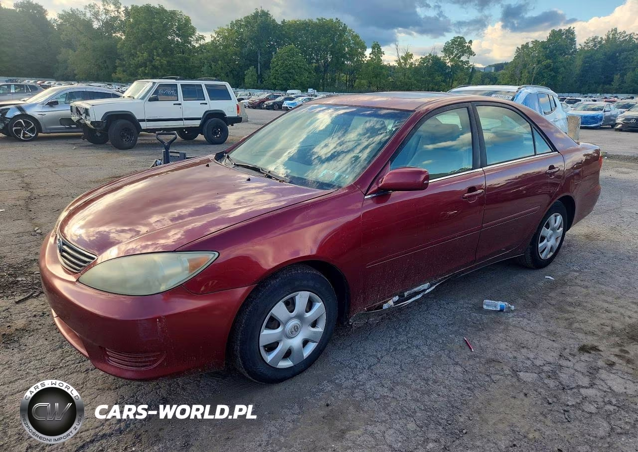 2005 Toyota Camry Le – zdjęcie 1 z 12