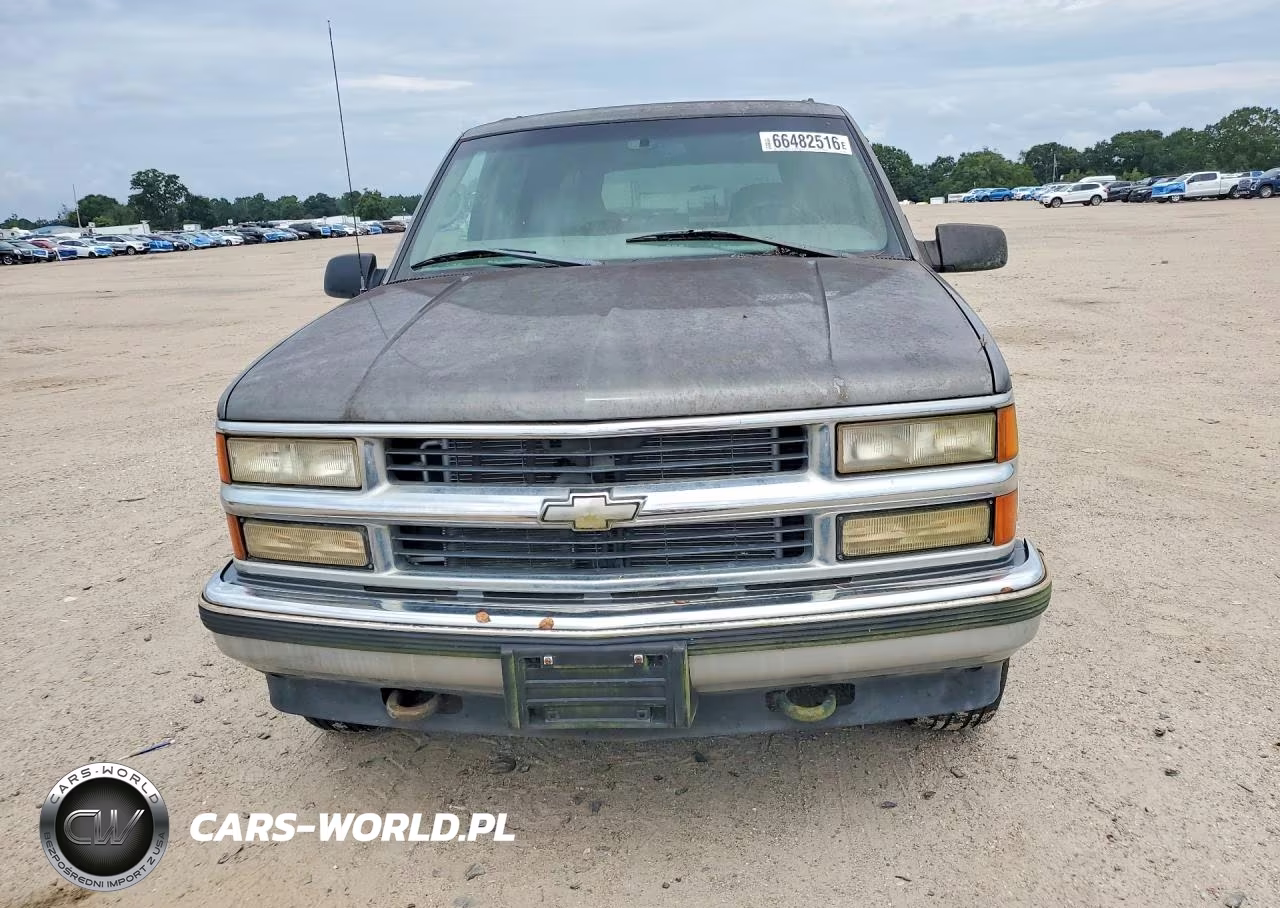 1999 Chevrolet Suburban K1500 VIN:3GNFK16R9XG136866 - 5