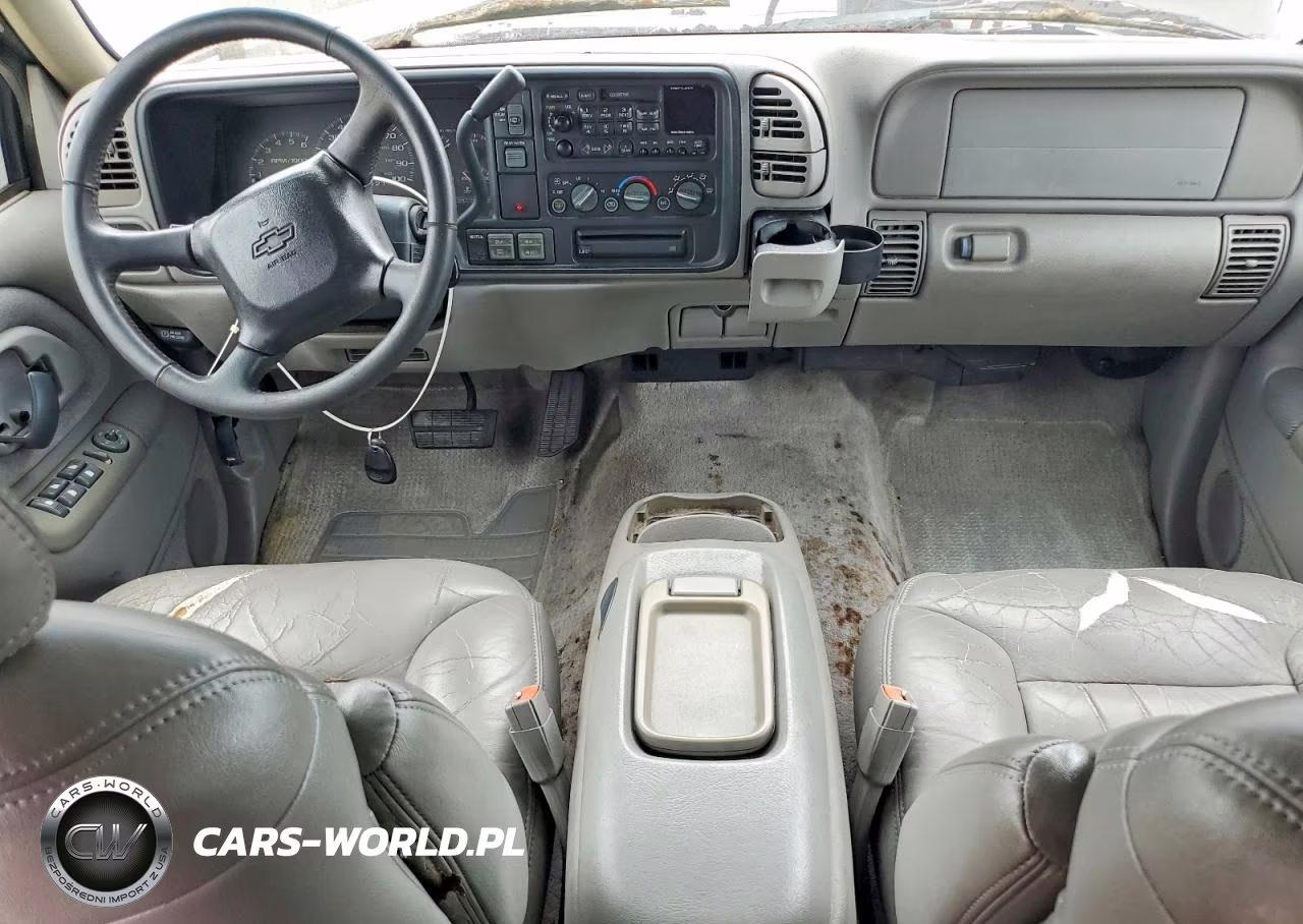 1999 Chevrolet Suburban K1500 VIN:3GNFK16R9XG136866 - 8