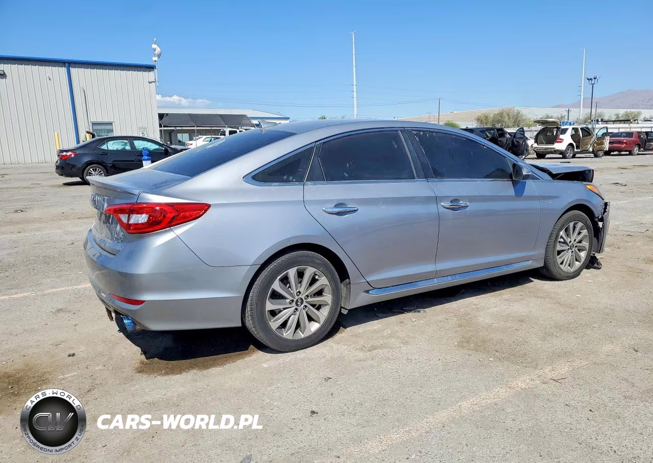 2015 Hyundai Sonata Sport VIN:5NPE34AFXFH135201 - 3
