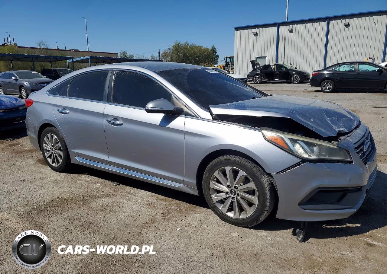 2015 Hyundai Sonata Sport VIN:5NPE34AFXFH135201 - 4