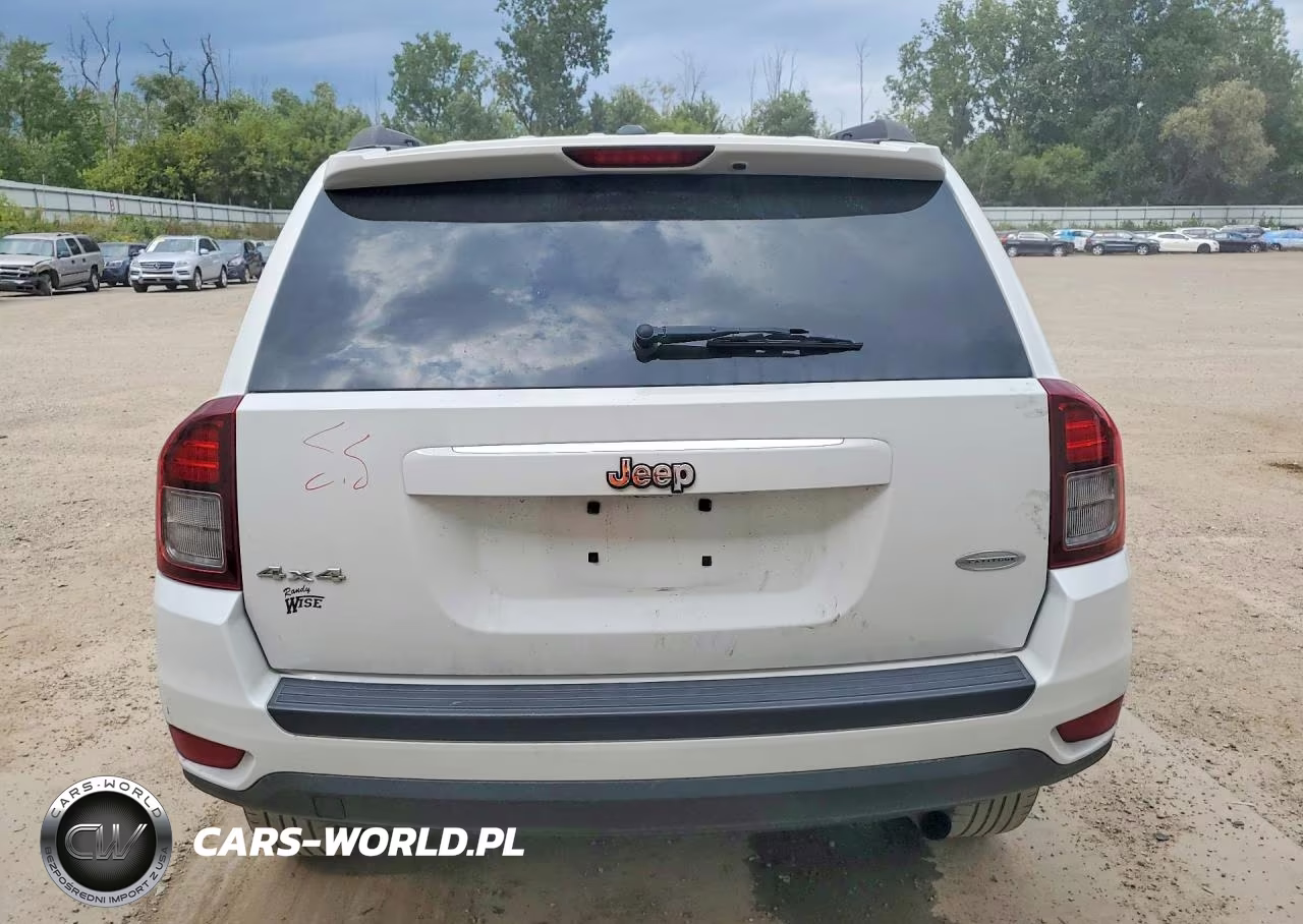 2014 Jeep Compass Latitude VIN:1C4NJDEB1ED855567 - 6