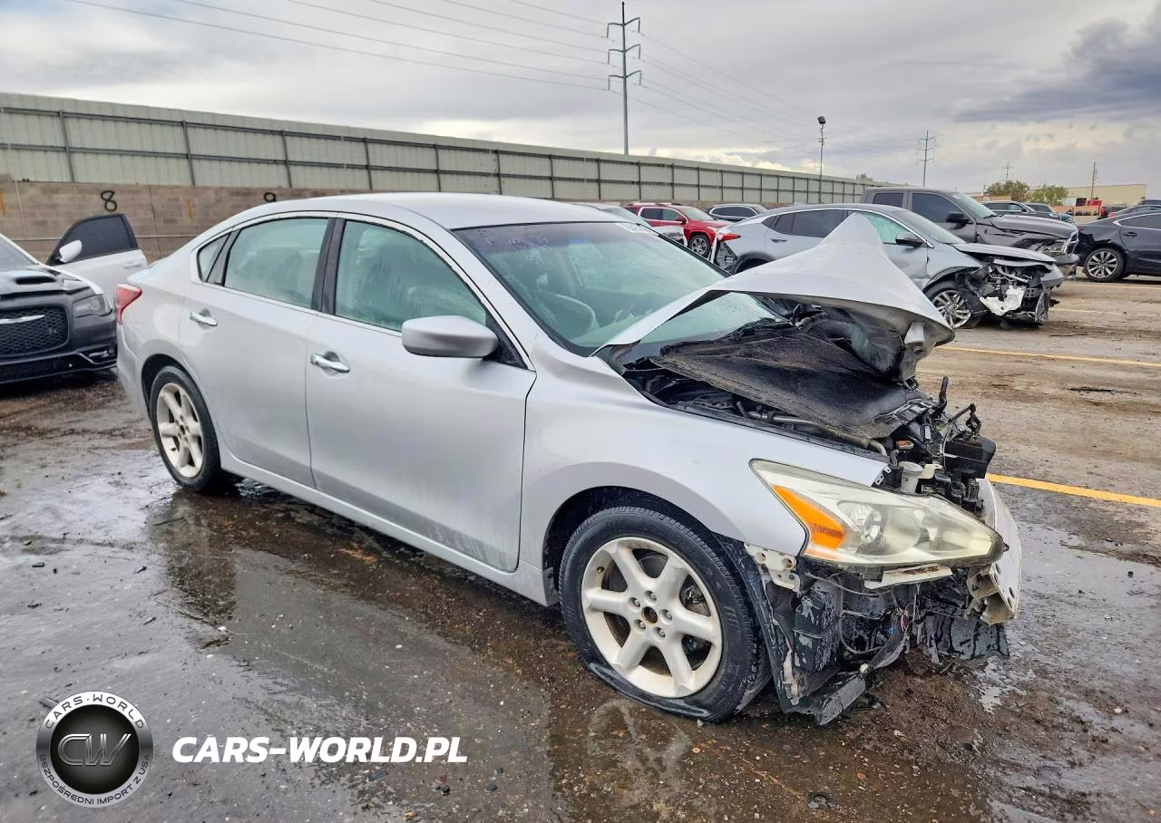 2014 Nissan Altima 2.5 S VIN:1N4AL3APXEC328529 - 4