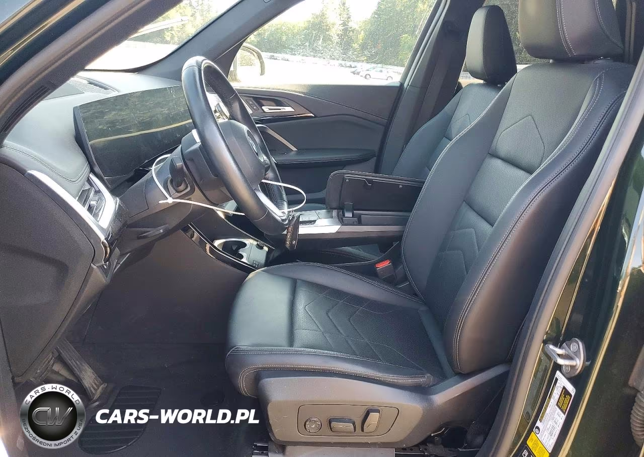 2023 BMW X1 xDrive28I VIN:WBX73EF09P5Y06025 - 7