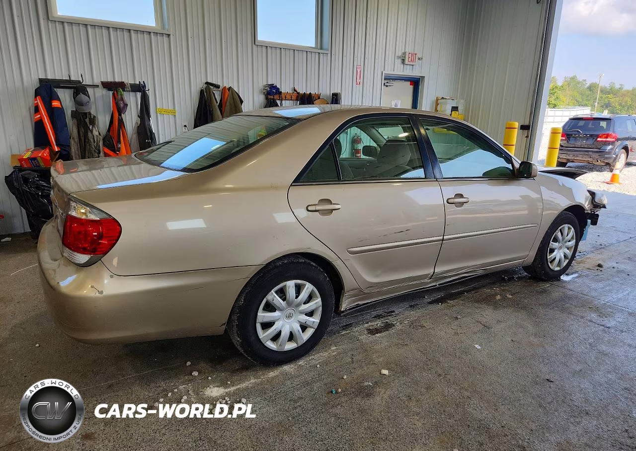 2005 Toyota Camry Le VIN:4T1BE30K55U515553 - 3
