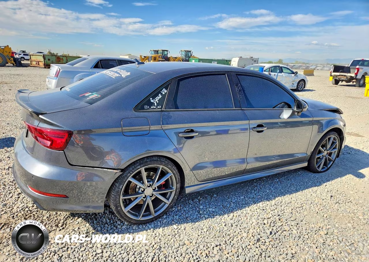 2018 Audi S3 Premium Plus VIN:WAUB1GFF1J1010622 - 3