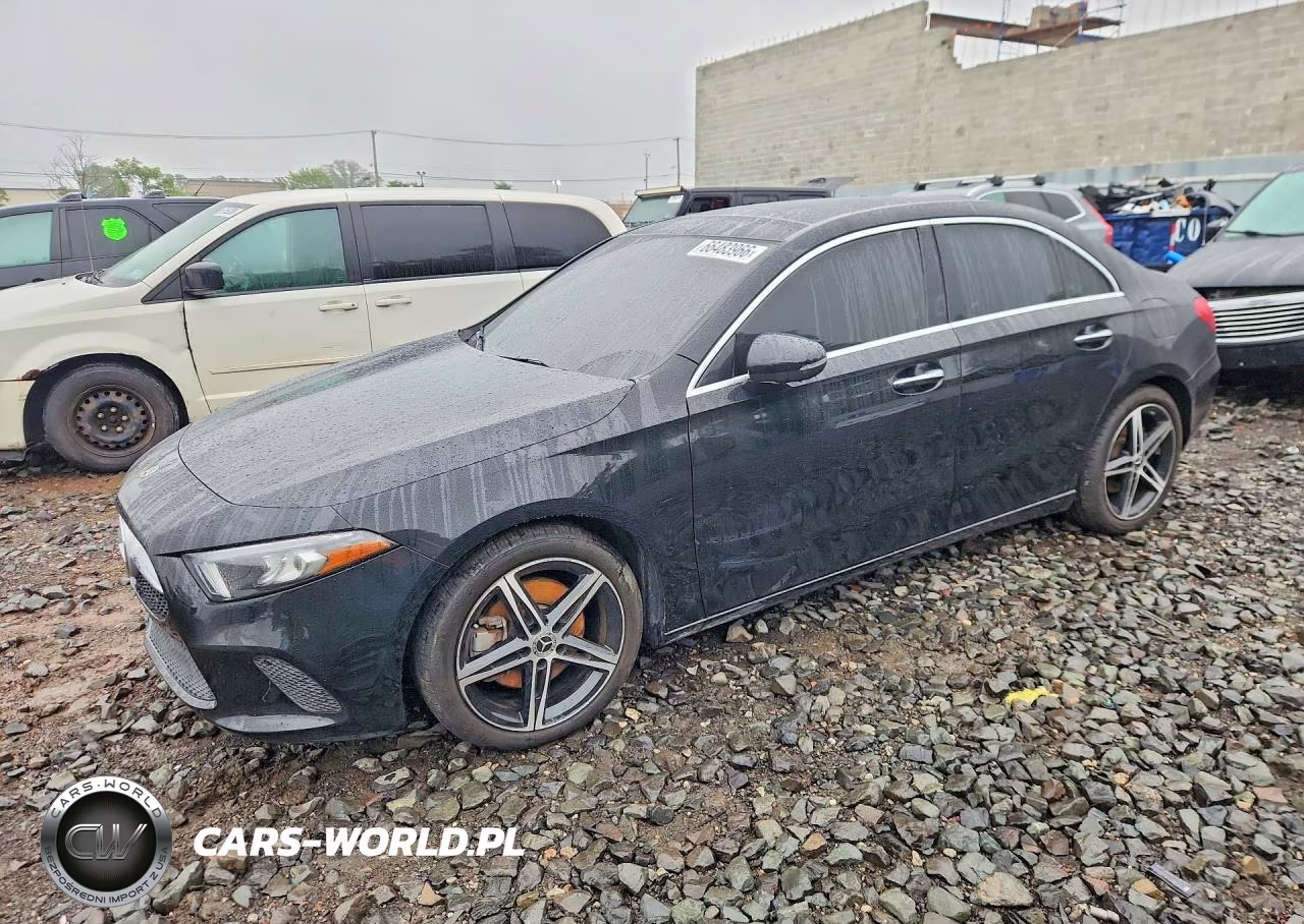 2021 Mercedes-Benz A 220 4Matic VIN:W1K3G4FBXMJ315838 - 1
