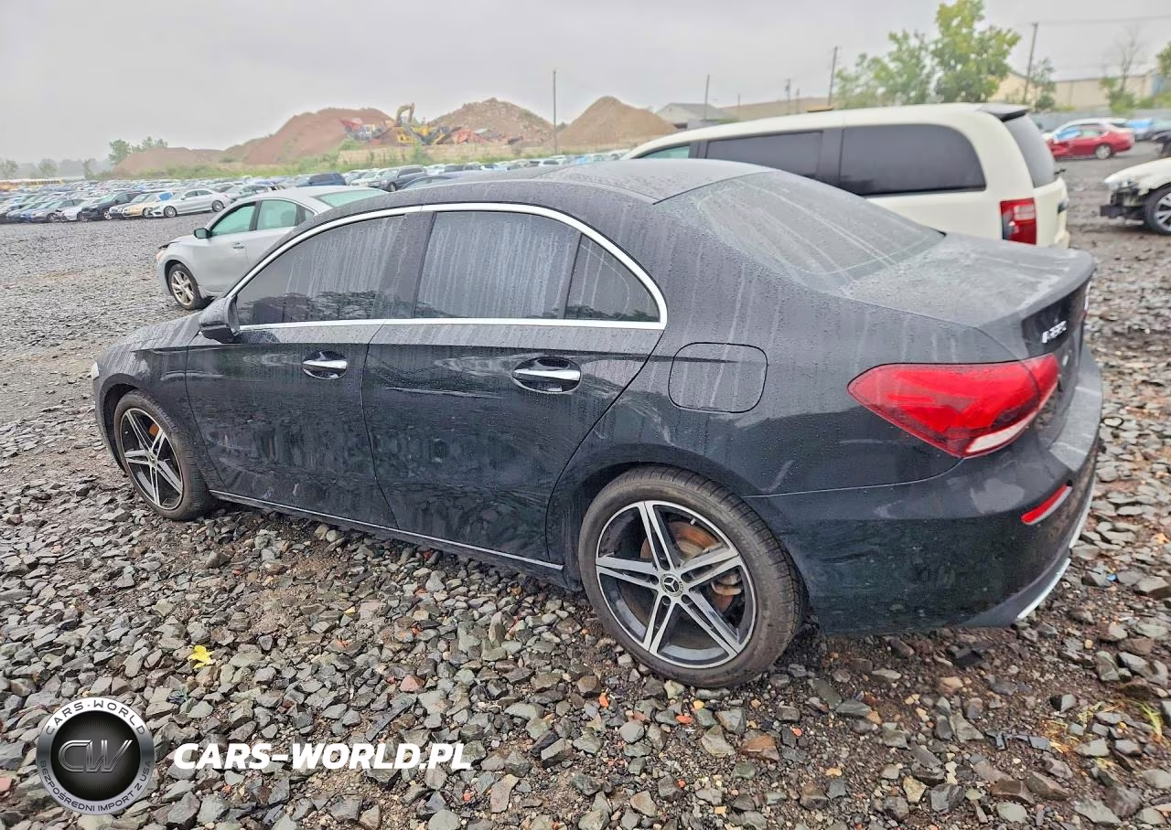 2021 Mercedes-Benz A 220 4Matic VIN:W1K3G4FBXMJ315838 - 2