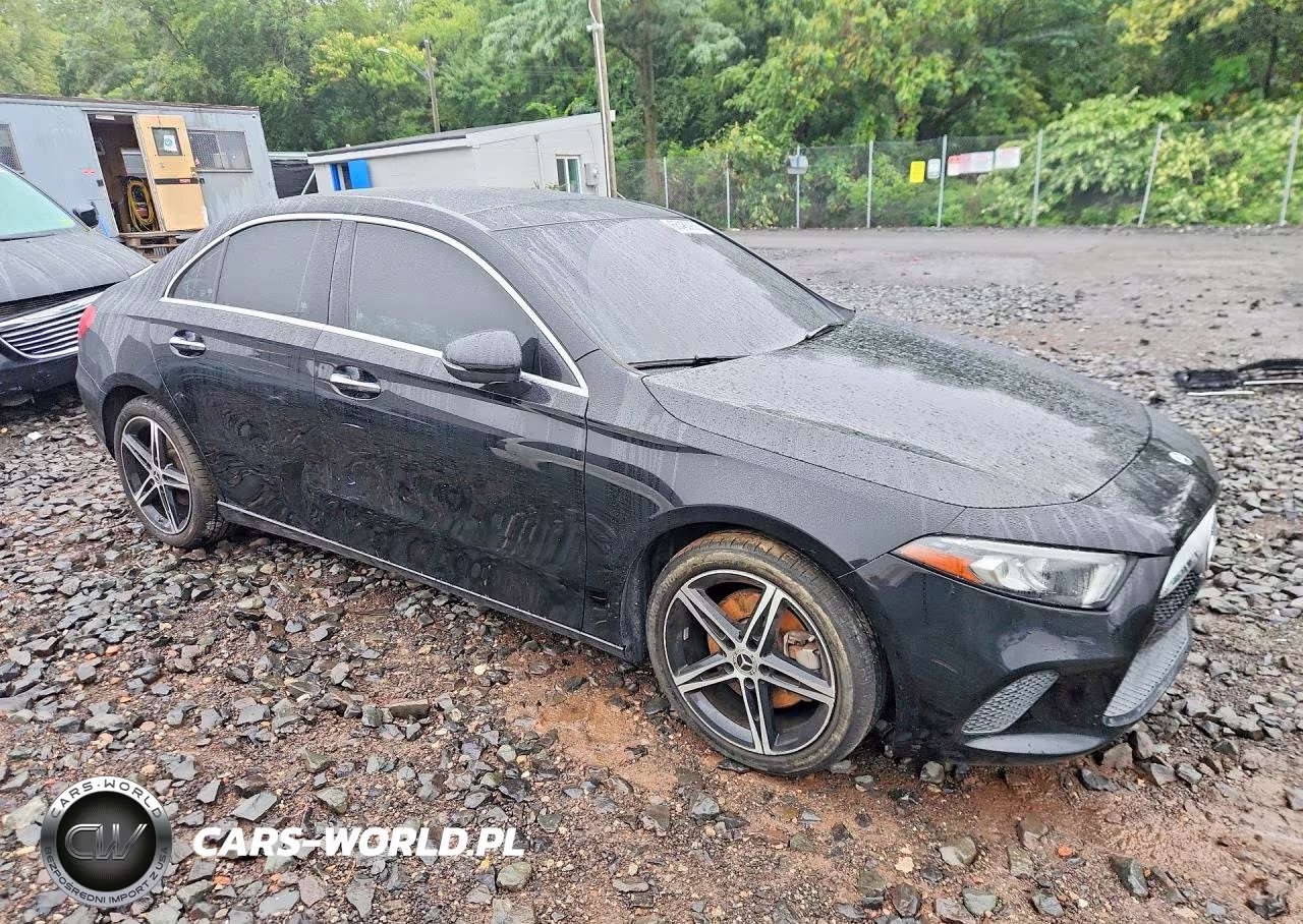 2021 Mercedes-Benz A 220 4Matic VIN:W1K3G4FBXMJ315838 - 4