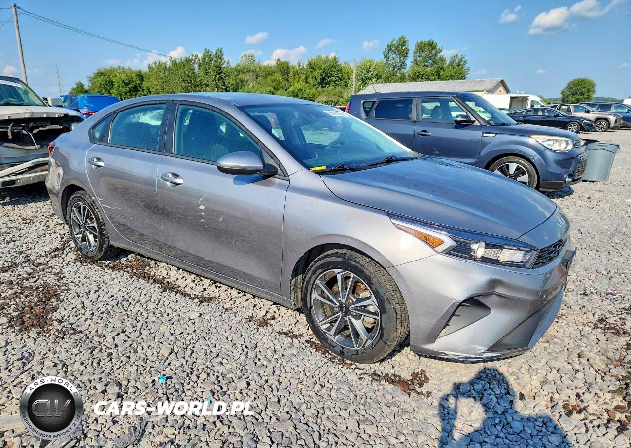 2024 Kia Forte Lxs VIN:3KPF24AD4RE799170 - 4