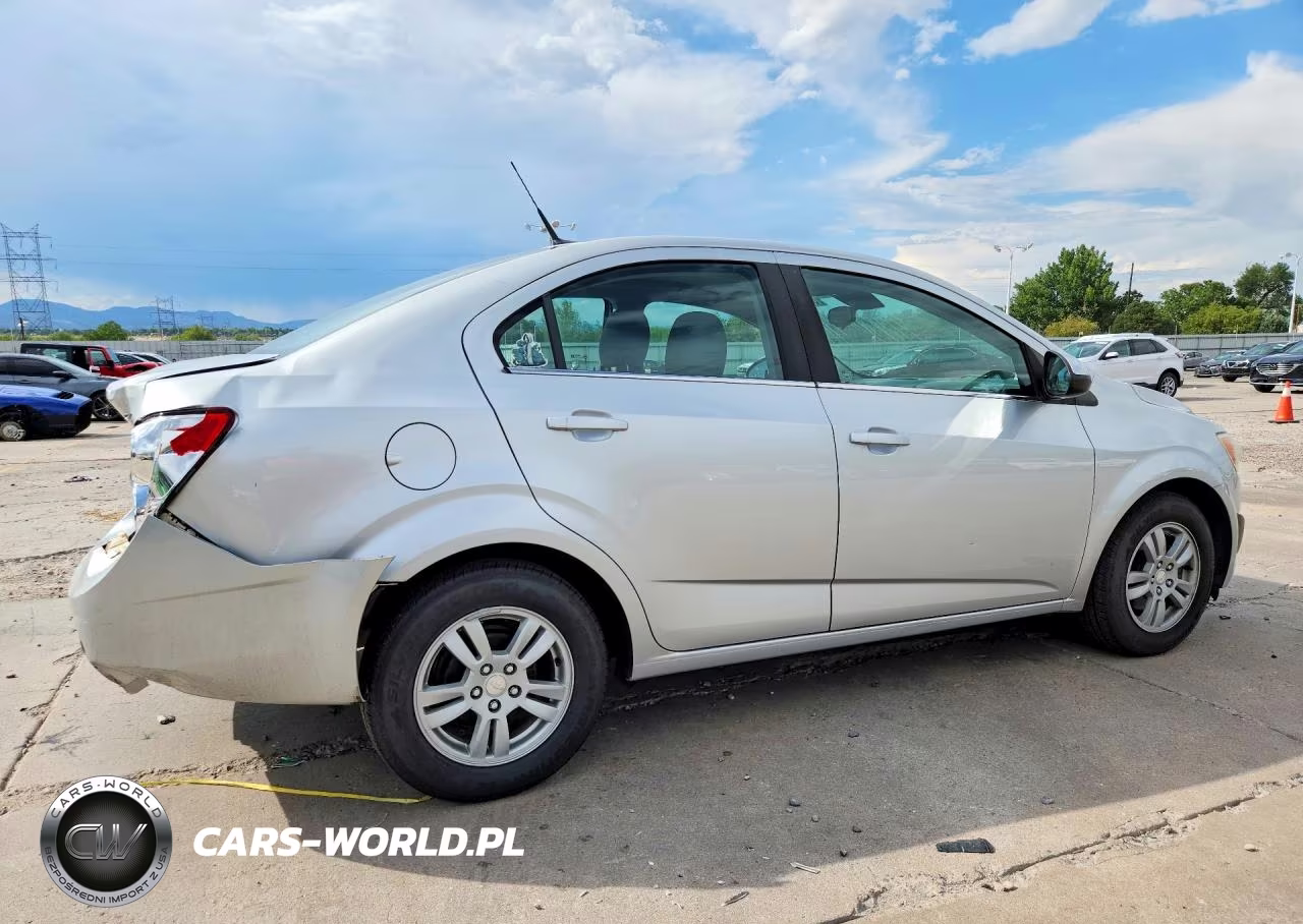 2013 Chevrolet Sonic Lt VIN:1G1JC5SH3D4245460 - 3