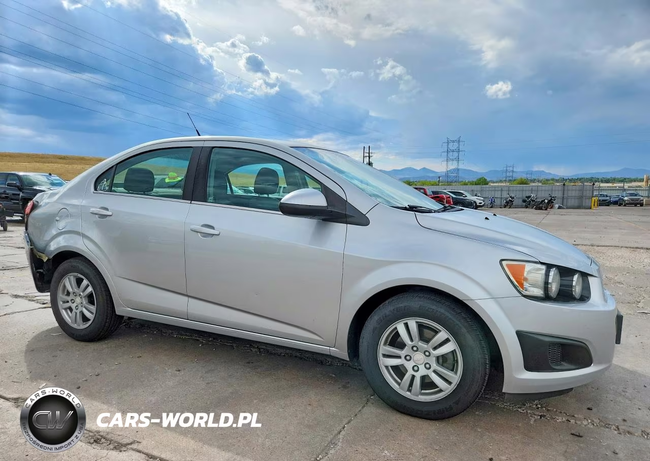 2013 Chevrolet Sonic Lt VIN:1G1JC5SH3D4245460 - 4