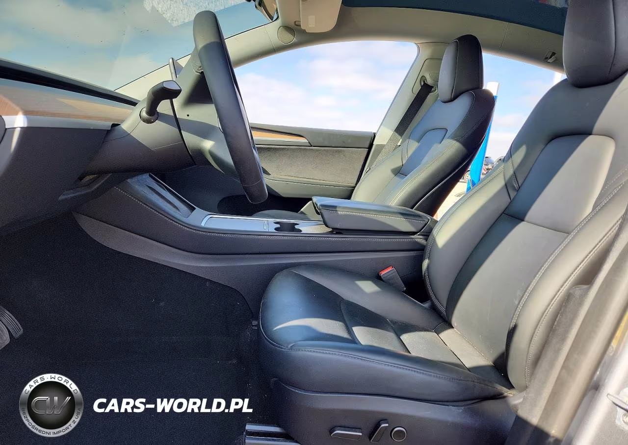 2024 Tesla Model Y VIN:7SAYGDED4RA320020 - 7