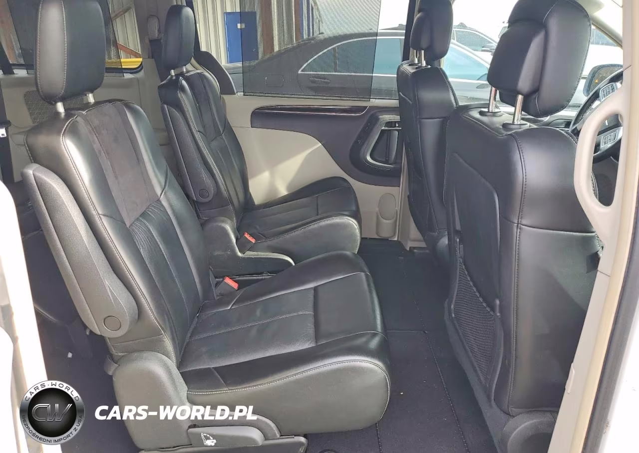 2011 Chrysler Town & Country Limited VIN:2A4RR6DG6BR609698 - 11