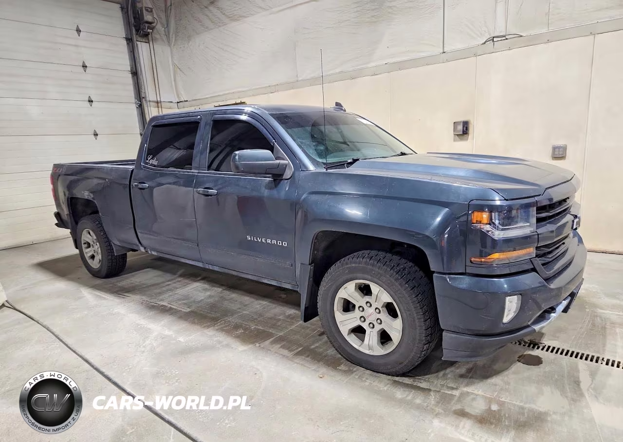 2018 Chevrolet Silverado K1500 Lt VIN:1GCUKREC7JF104681 - 4