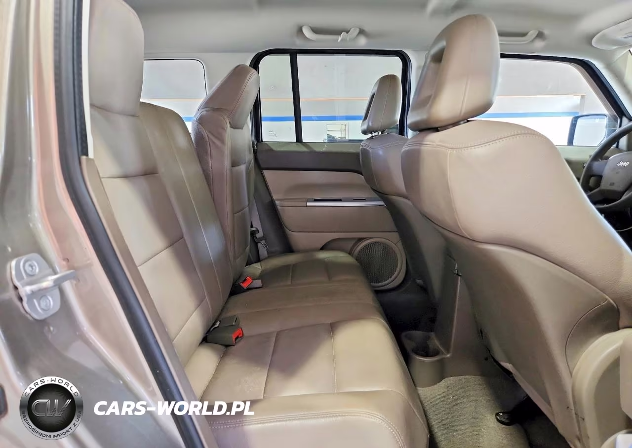 2008 Jeep Patriot Sport VIN:1J8FF28W28D744113 - 11