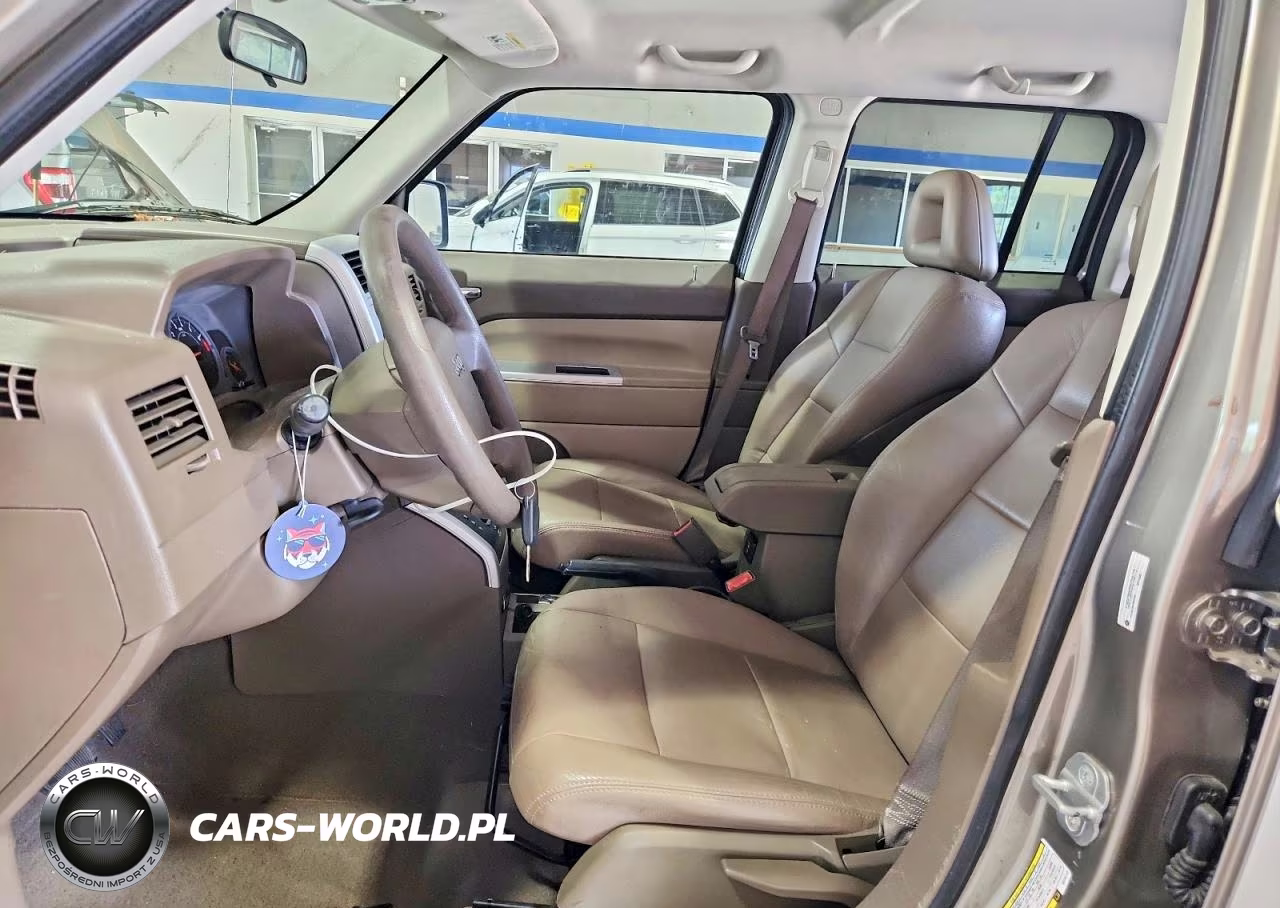 2008 Jeep Patriot Sport VIN:1J8FF28W28D744113 - 7