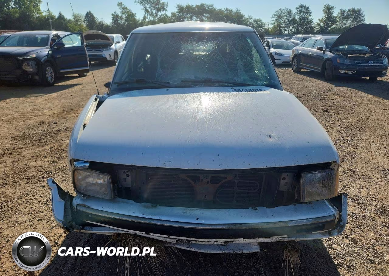 1996 Chevrolet Blazer VIN:1GNDT13W3T2188687 - 5