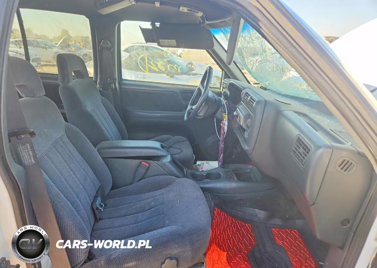 1996 Chevrolet Blazer VIN:1GNDT13W3T2188687 - 7