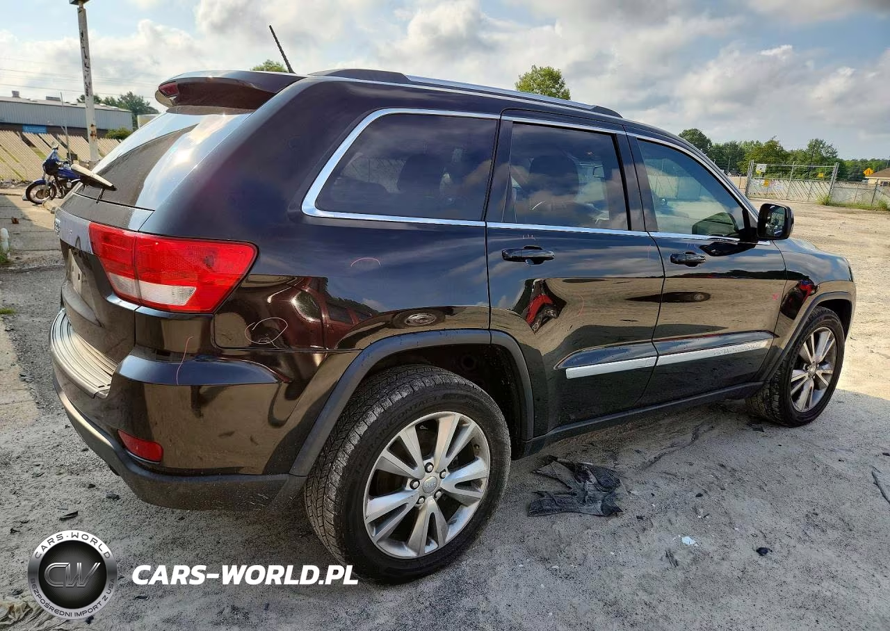 2013 Jeep Grand Cherokee Laredo VIN:1C4RJFAG6DC648062 - 3