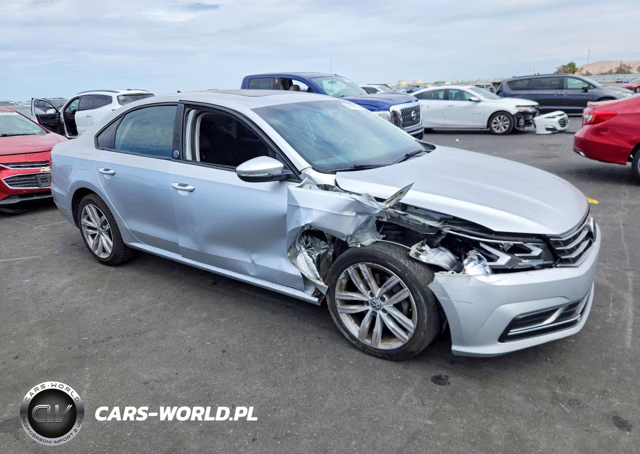 2019 Volkswagen Passat Wolfsburg VIN:1VWLA7A38KC009751 - 4