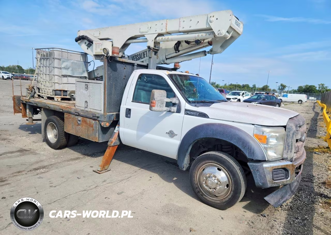 2015 Ford F550 Super Duty Bucket Truck VIN:1FDAF5HT5FEC83050 - 4