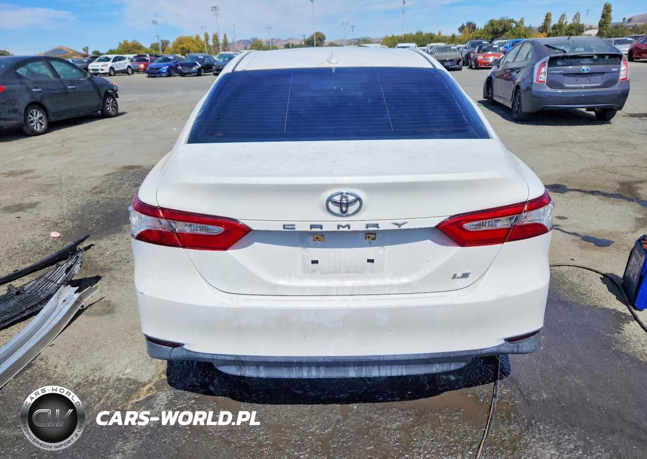 2020 Toyota Camry Le VIN:4T1C11AK9LU362112 - 6
