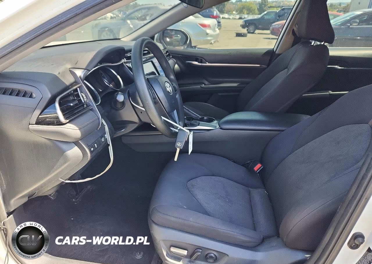 2020 Toyota Camry Le VIN:4T1C11AK9LU362112 - 7