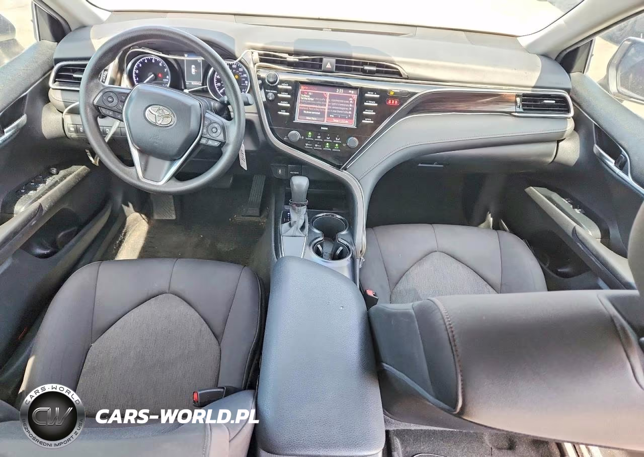 2020 Toyota Camry Le VIN:4T1C11AK9LU362112 - 8