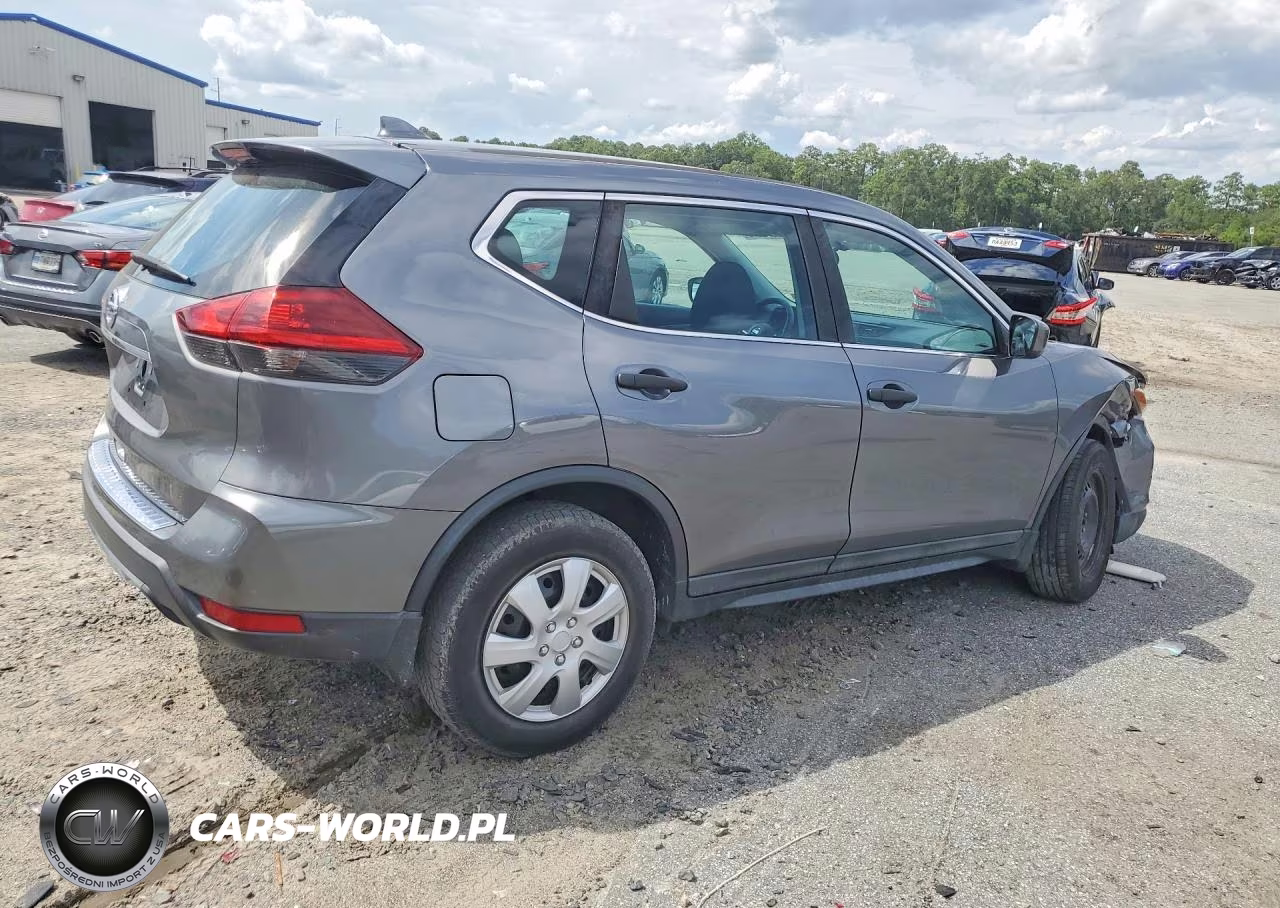 2018 Nissan Rogue S VIN:5N1AT2MT6JC753295 - 3