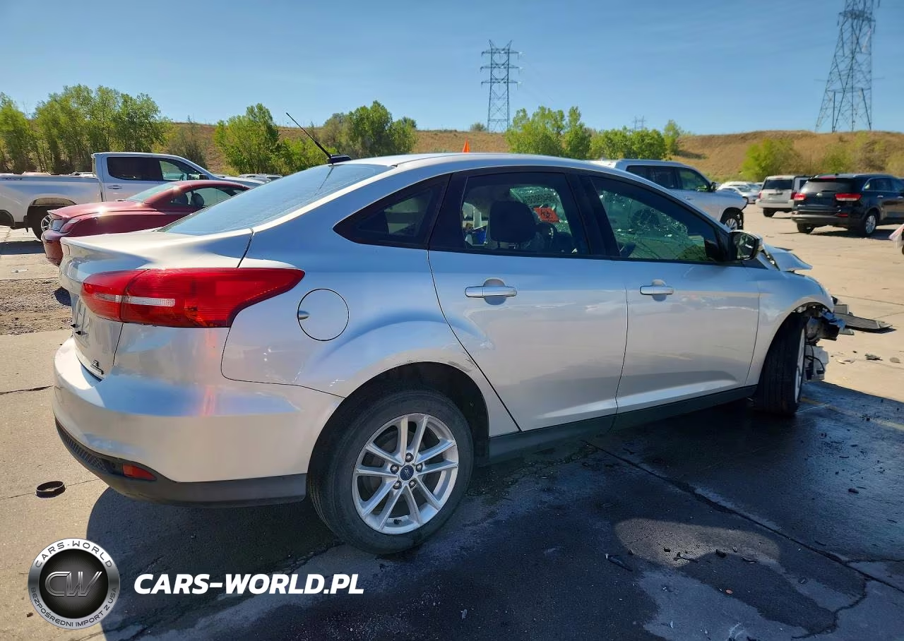 2016 Ford Focus Se VIN:1FADP3F28GL280479 - 3