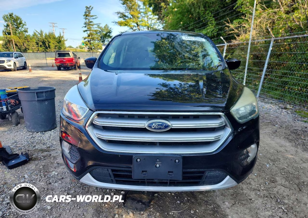 2017 Ford Escape Se VIN:1FMCU0GD2HUC97654 - 5