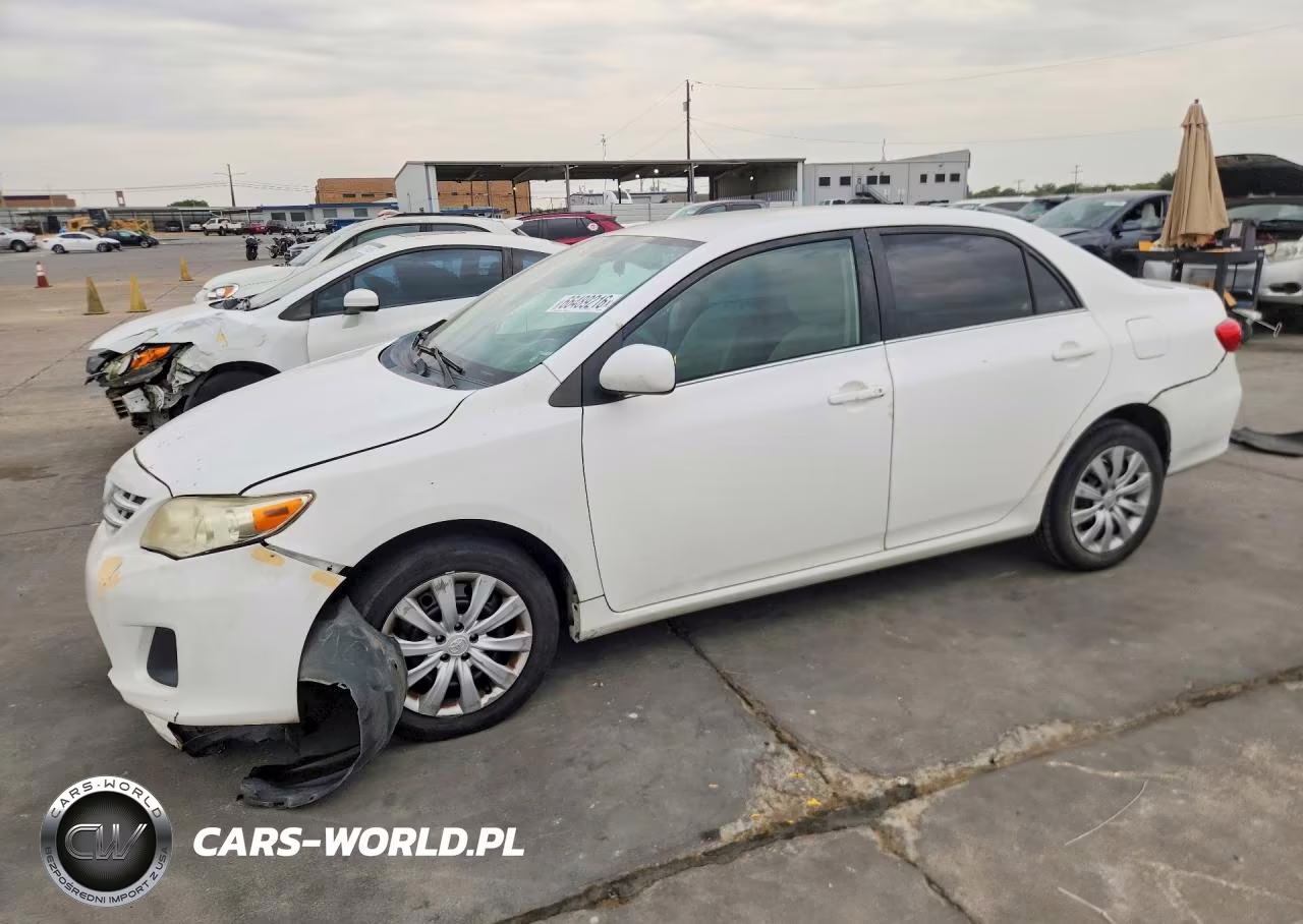 2013 Toyota Corolla Le – zdjęcie 1 z 12