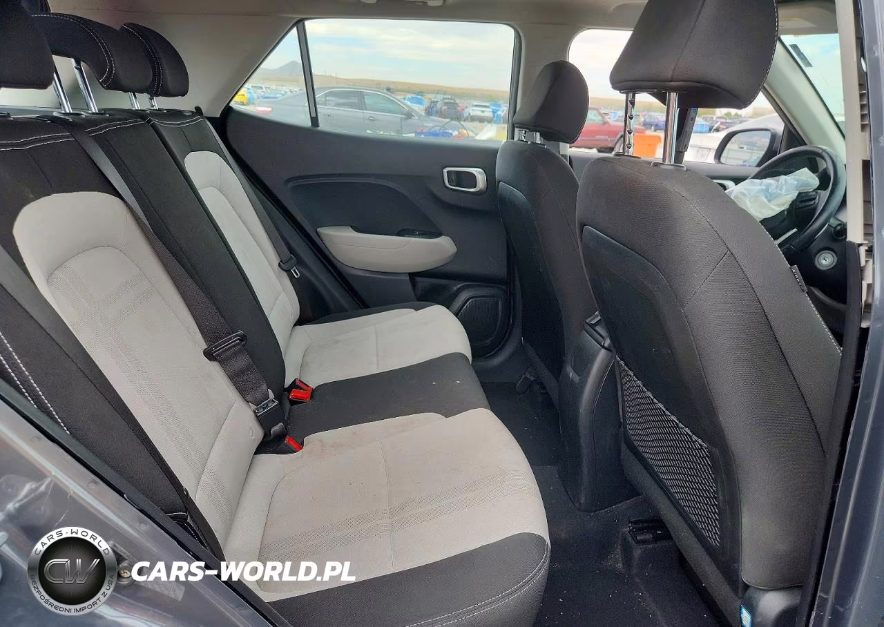 2023 Hyundai Venue Sel VIN:KMHRC8A36PU257118 - 10