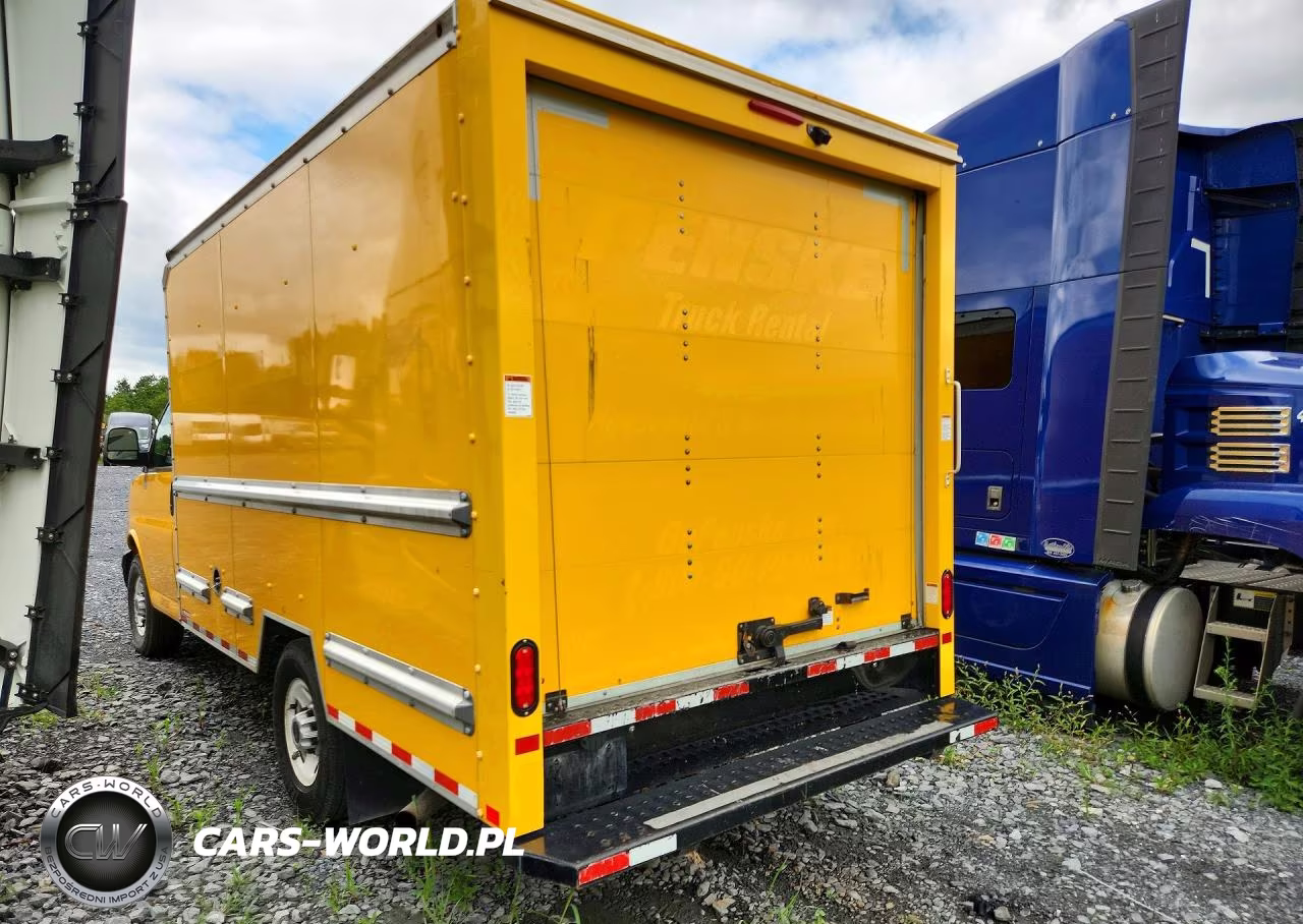 2023 GMC Savana Box Truck VIN:1GD07RFP2P1122587 - 2