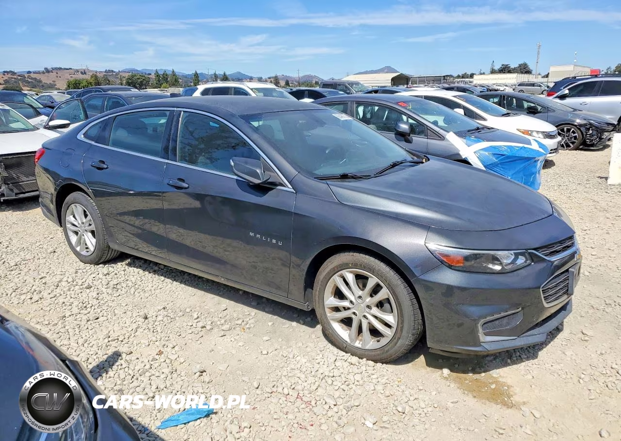2017 Chevrolet Malibu Lt VIN:1G1ZE5ST8HF275095 - 4